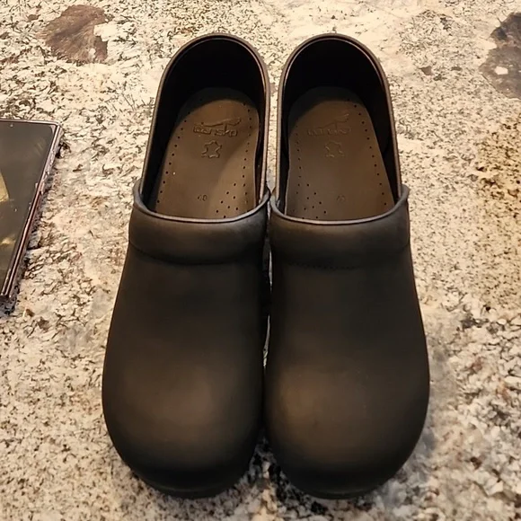 NIB Professional Oiled Black Clogs Dansko Womens Professional Oiled Clogs EU 42 Wide US 11.5-12  main image 4